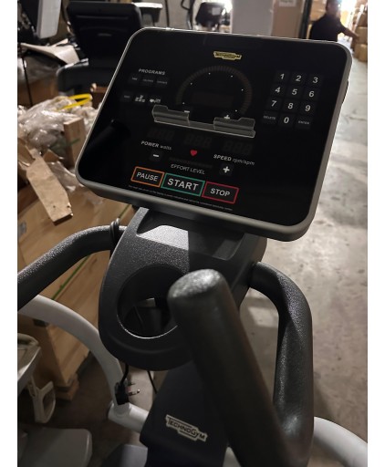 (Certified Pre-Owned) Technogym Excite Synchro Forma Crosstrainer