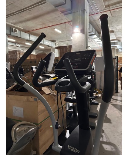 (Certified Pre-Owned) Technogym Excite Synchro Forma Crosstrainer