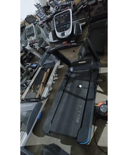 ( Certified Pre-owned ) Precor Treadmill TRM 600 Line